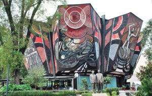 Vista externa del Polyforum Cultural Siqueiros, en la ciudad de México.